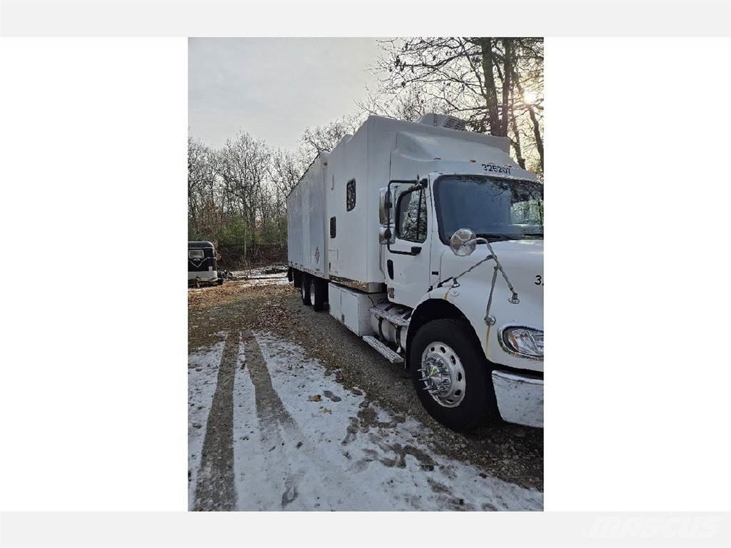 Freightliner M2-112 Camion cassonati