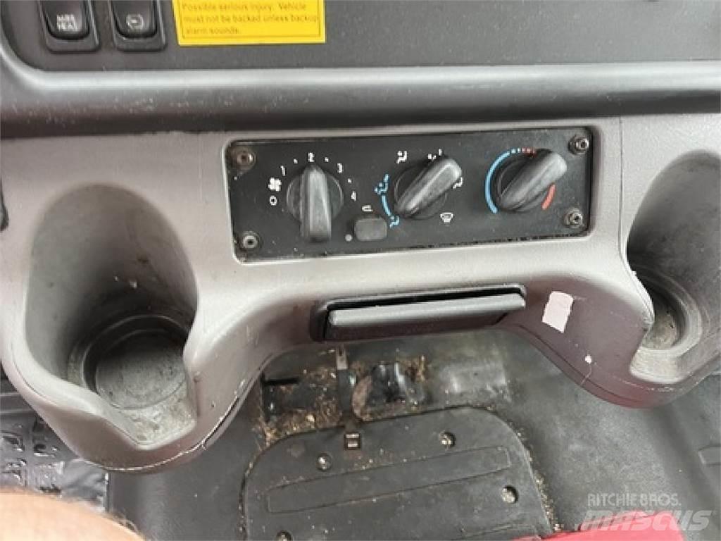 Freightliner M2106 Camion per la consegna bevande