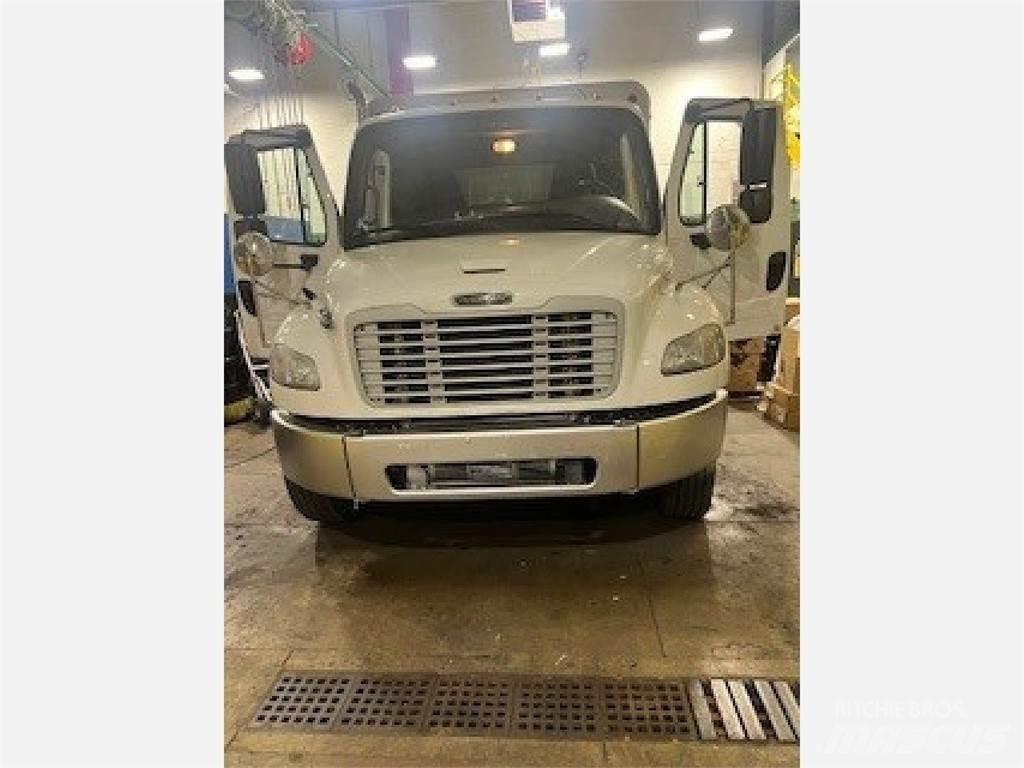 Freightliner M2106 Camion per la consegna bevande