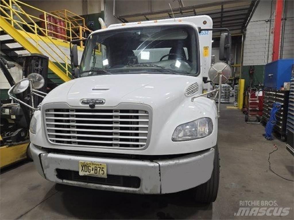 Freightliner M2106 Camion per la consegna bevande