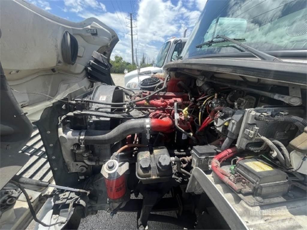 Freightliner M2106 Camion per la consegna bevande