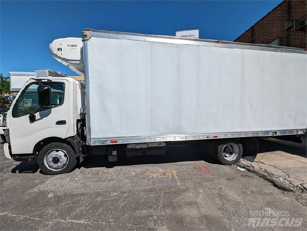 Hino 195 Camion a temperatura controllata
