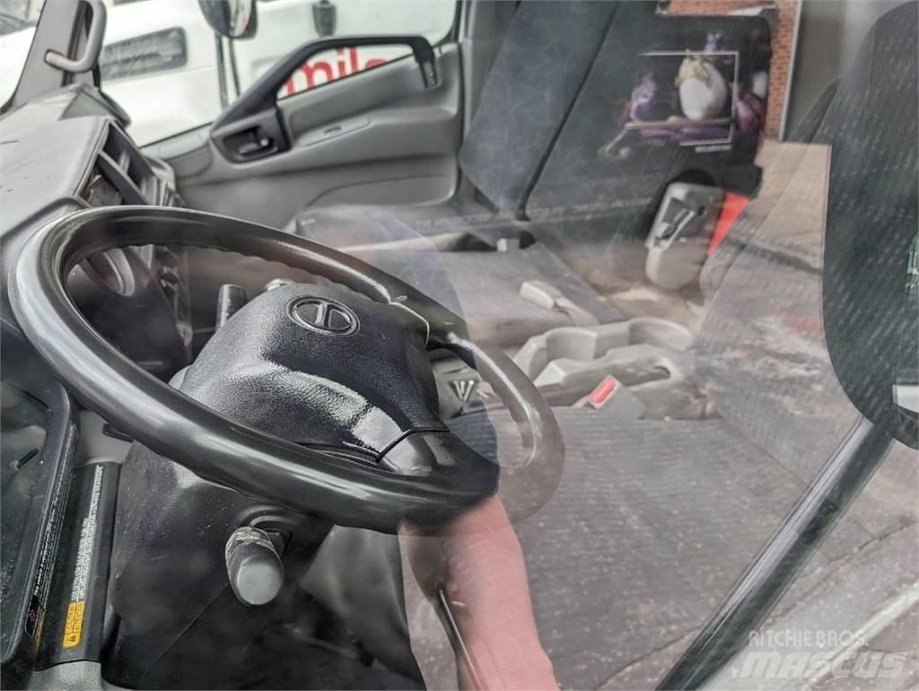 Hino 195 Camion a temperatura controllata