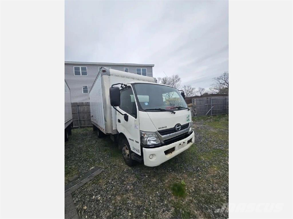 Hino 195 Camion cassonati