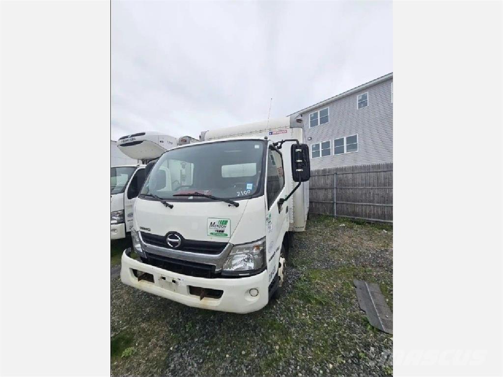Hino 195 Camion cassonati