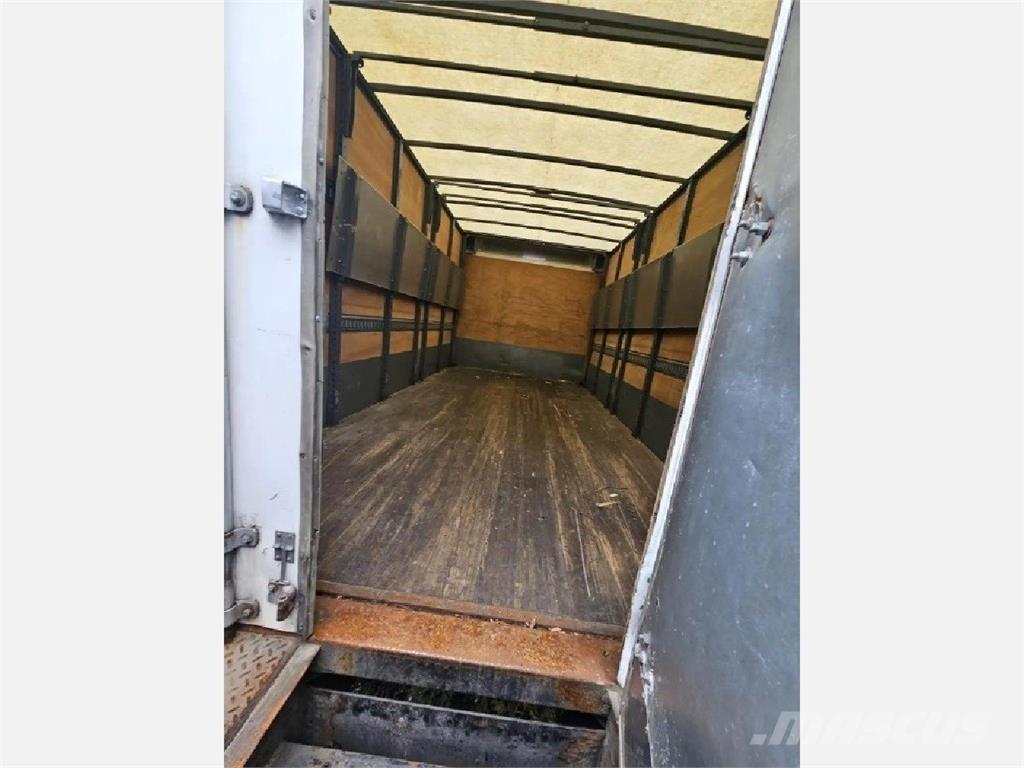 Hino 195 Camion cassonati