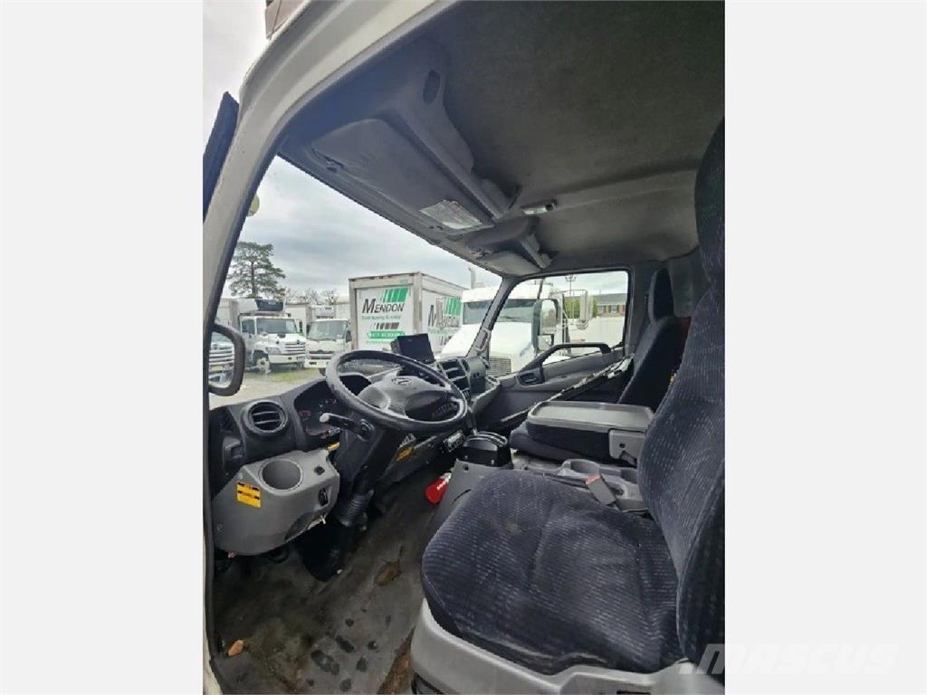 Hino 195 Camion a temperatura controllata