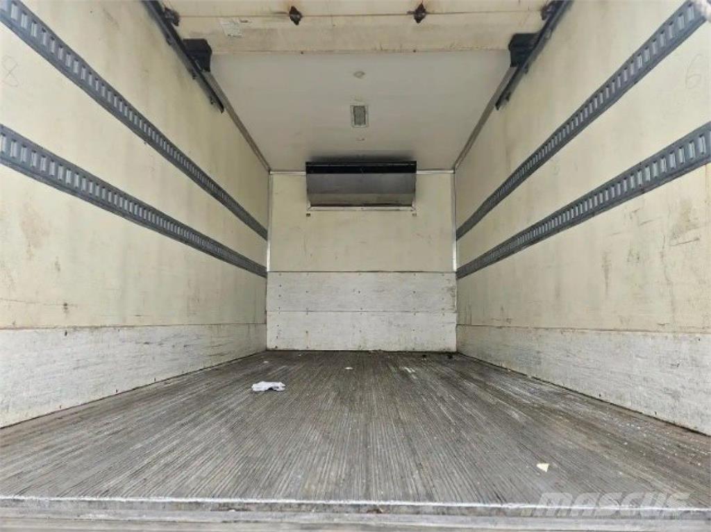 Hino 195 Camion a temperatura controllata