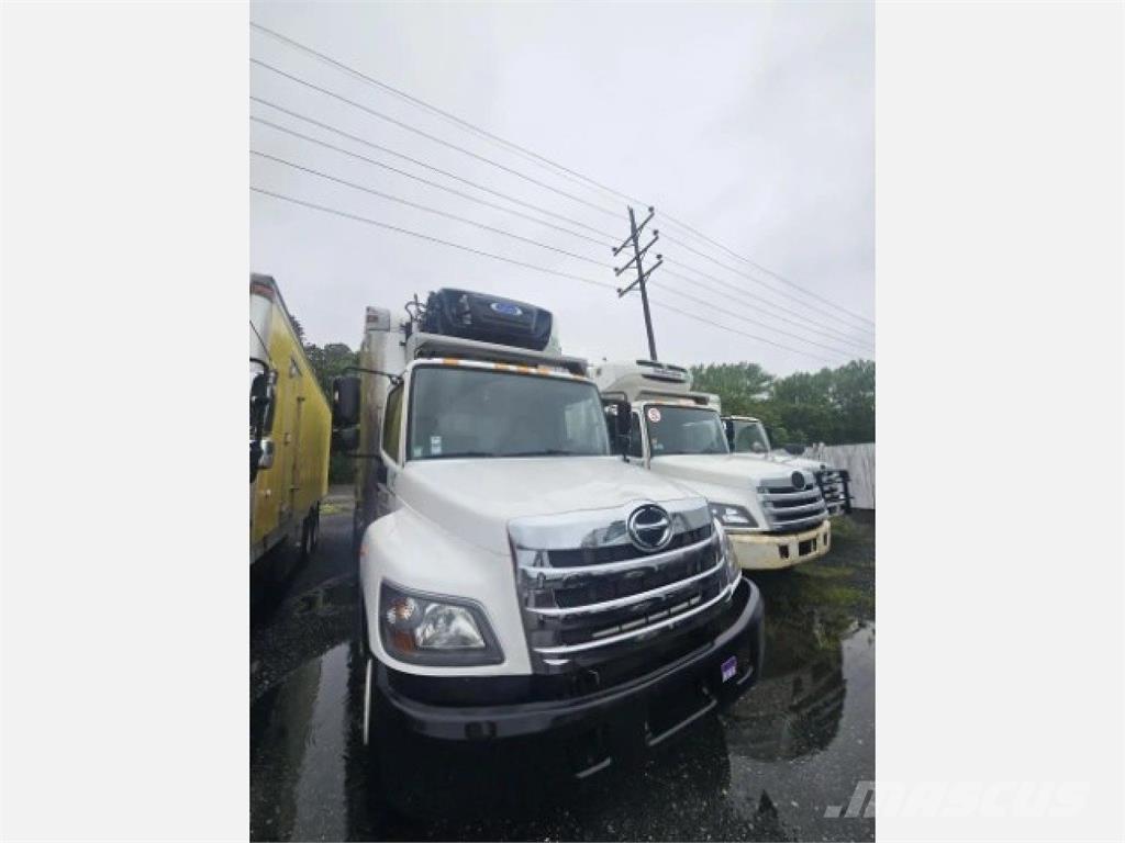 Hino 268 Camion a temperatura controllata