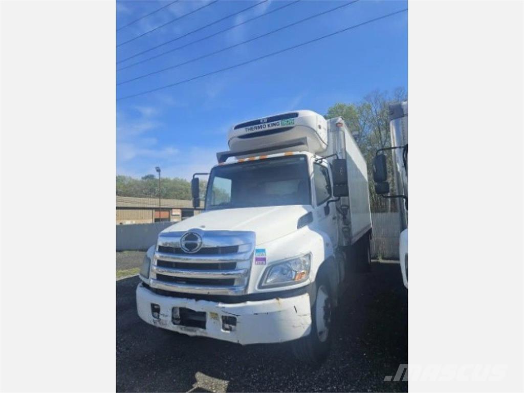 Hino 268 Camion a temperatura controllata