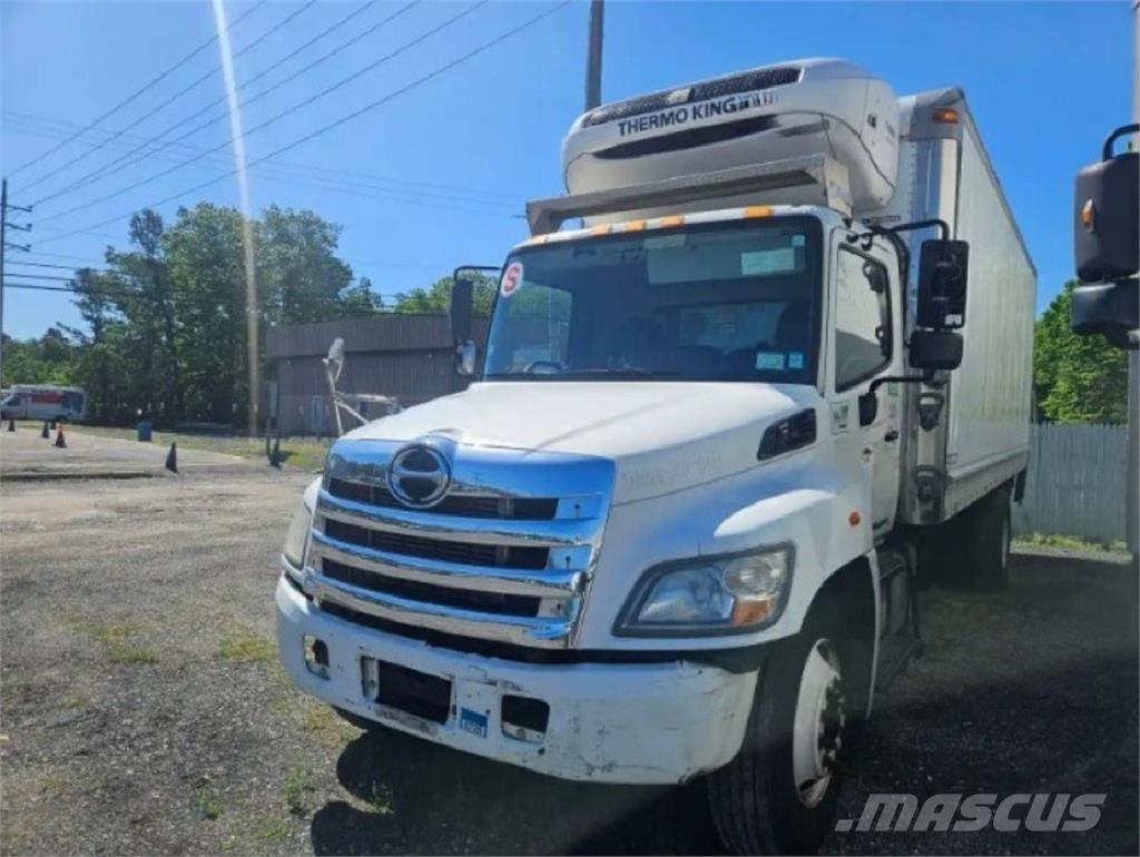 Hino 268 Camion a temperatura controllata