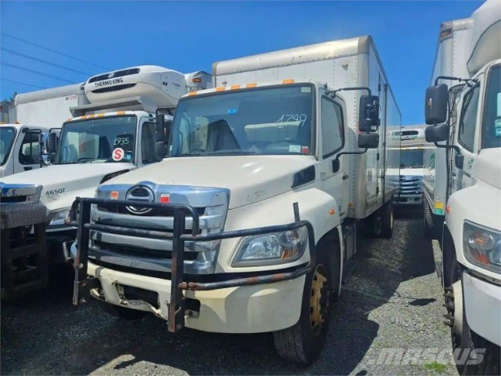 Hino 268 Camion cassonati