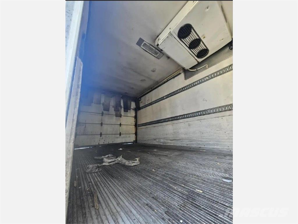 Hino 268 Camion a temperatura controllata