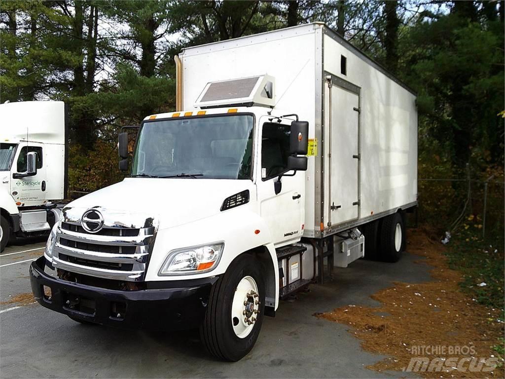 Hino 338 Camion cassonati