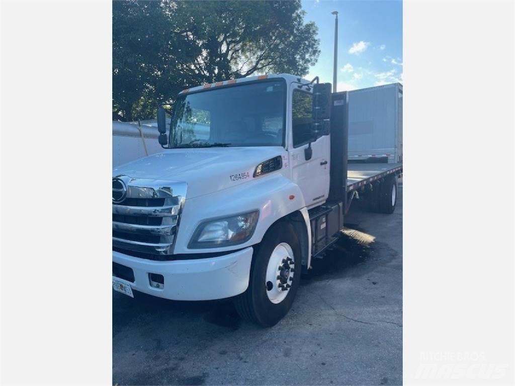 Hino 338 Camion con sponde ribaltabili