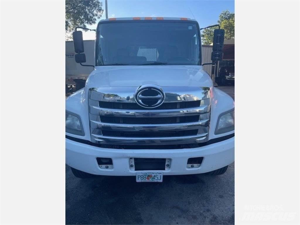 Hino 338 Camion con sponde ribaltabili