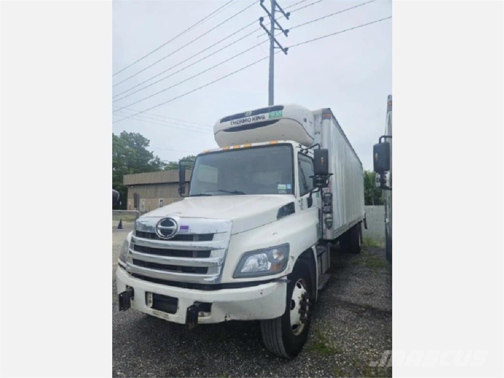 Hino 338 Camion a temperatura controllata