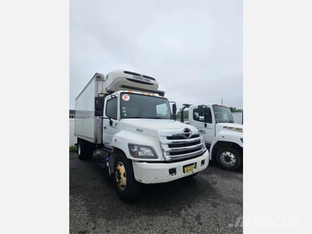 Hino 338 Camion a temperatura controllata