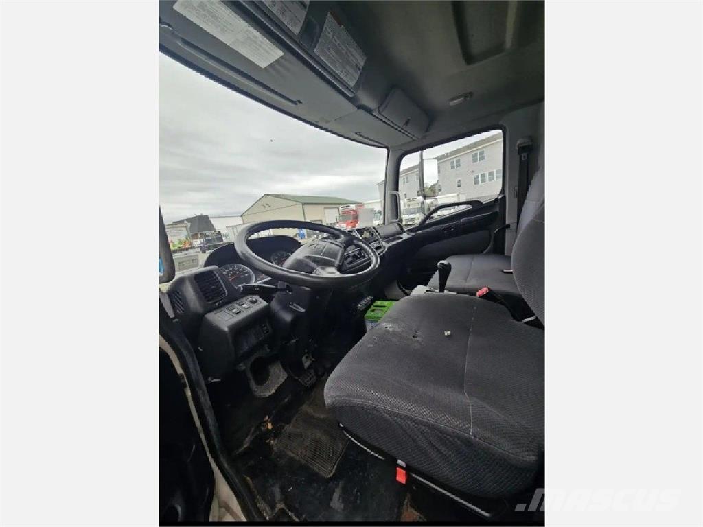 Hino 338 Camion a temperatura controllata