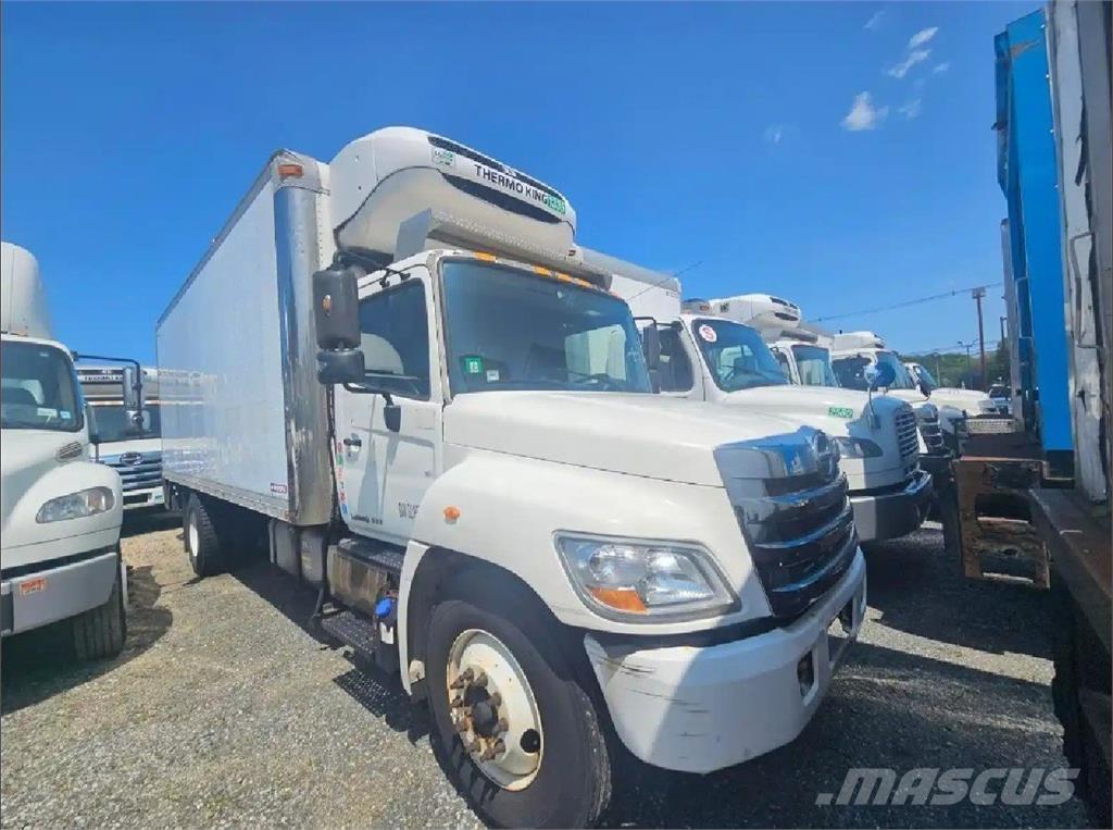 Hino 338 Camion a temperatura controllata