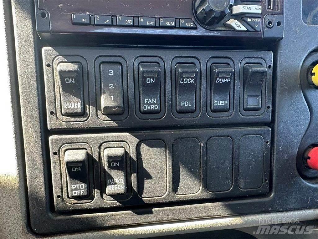 International 7600 Carroattrezzi