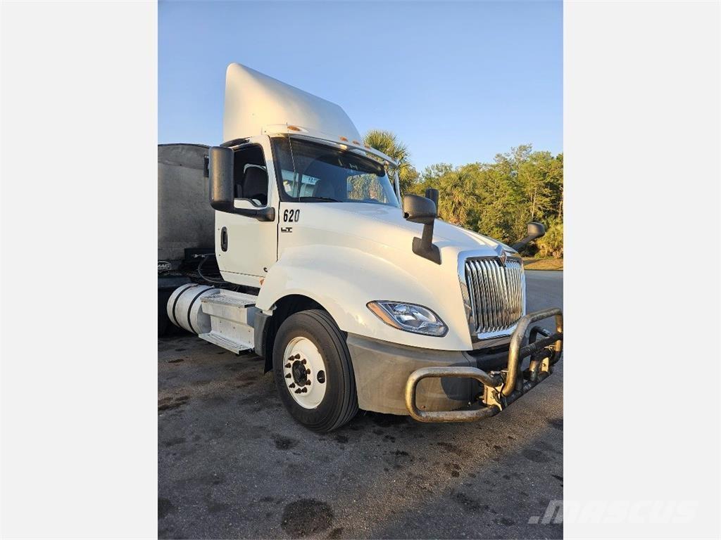 International LT625 Motrici e Trattori Stradali