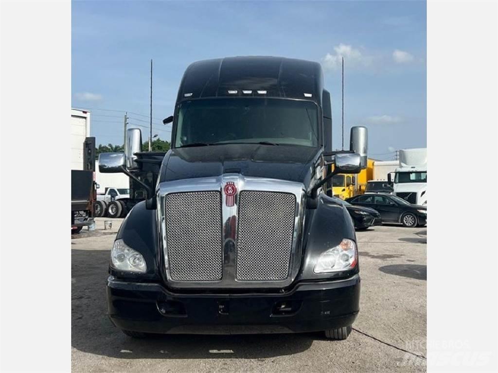 Kenworth T680 Motrici e Trattori Stradali