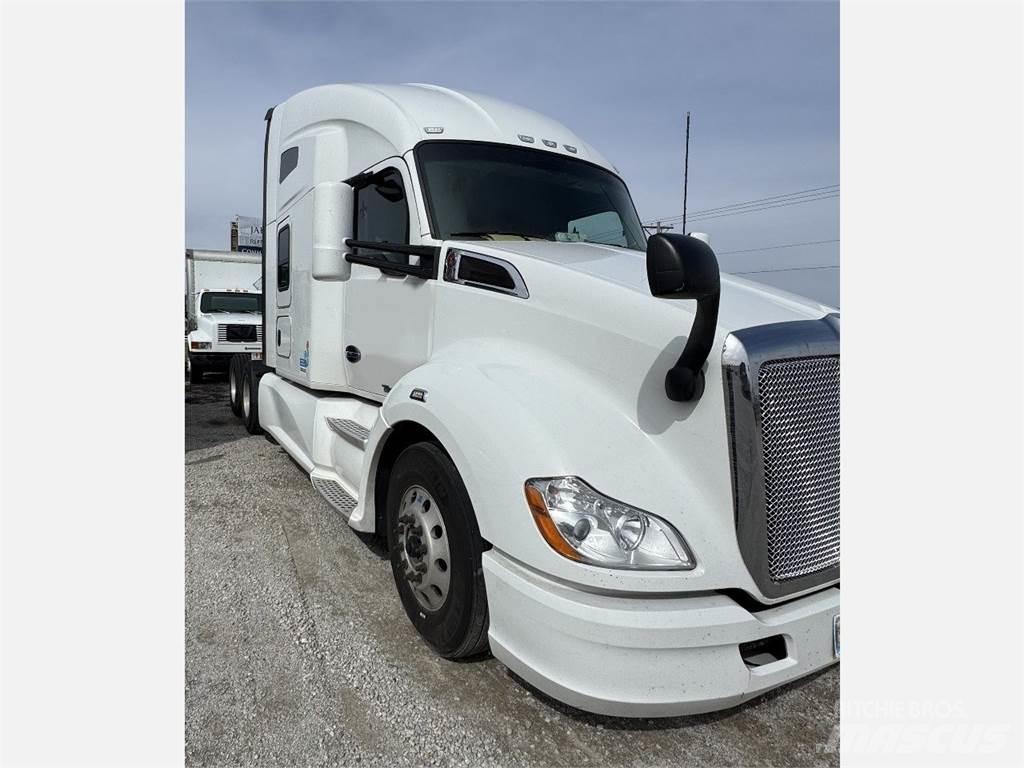 Kenworth T680 Motrici e Trattori Stradali