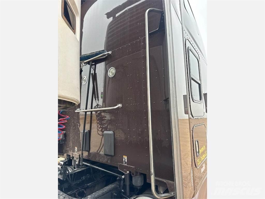 Kenworth T680 Motrici e Trattori Stradali