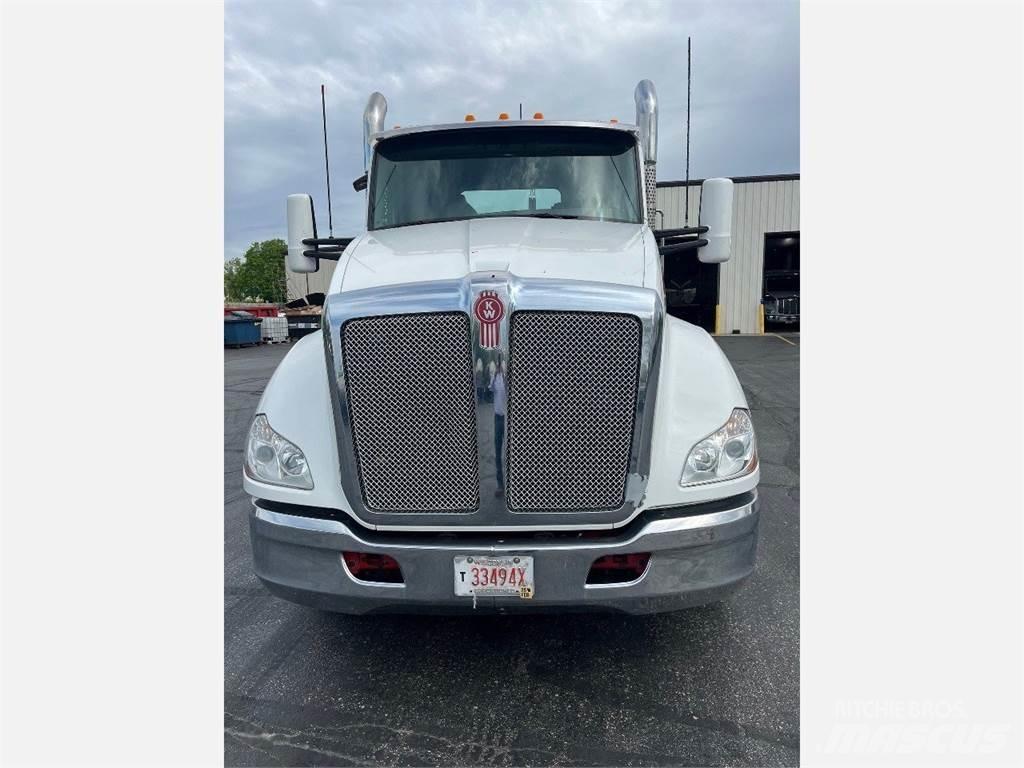 Kenworth T680 Motrici e Trattori Stradali