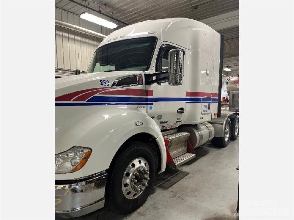 Kenworth T680 Motrici e Trattori Stradali