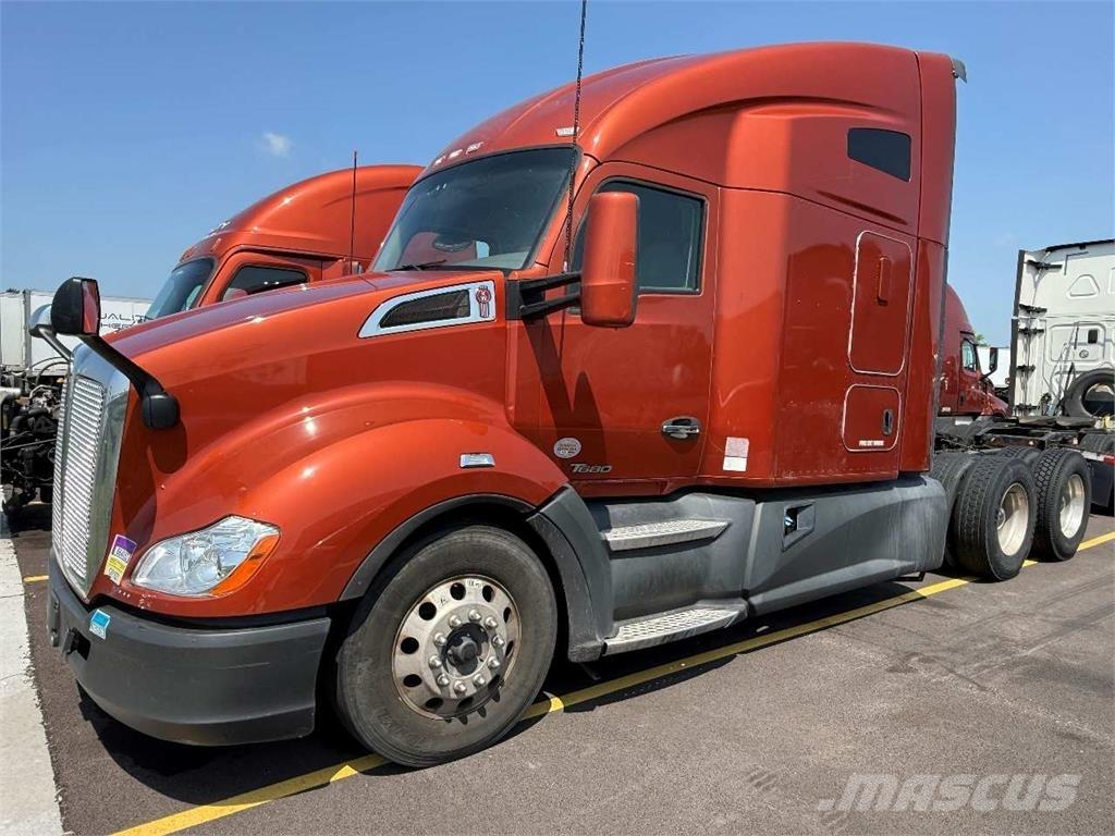 Kenworth T680 Motrici e Trattori Stradali