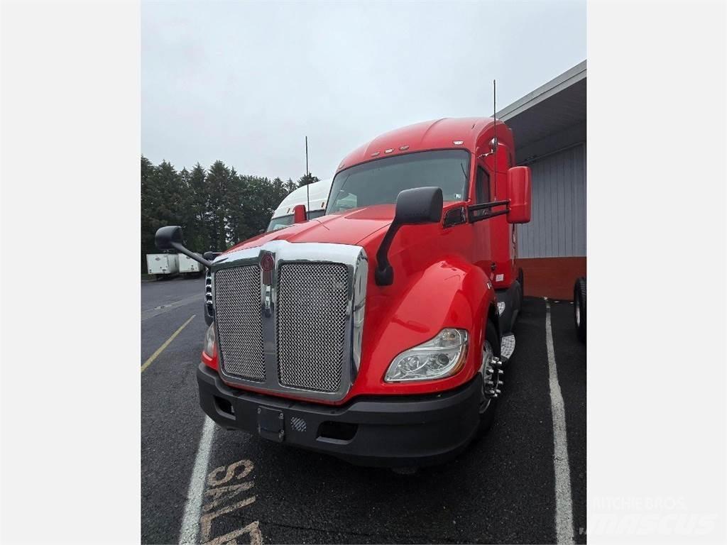 Kenworth T680 Motrici e Trattori Stradali