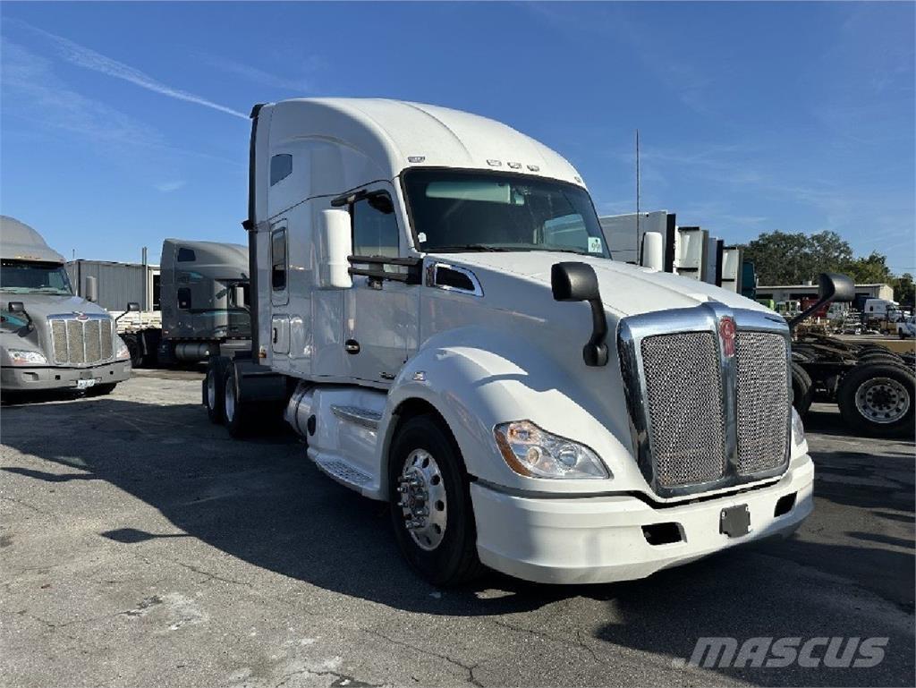 Kenworth T680 Motrici e Trattori Stradali
