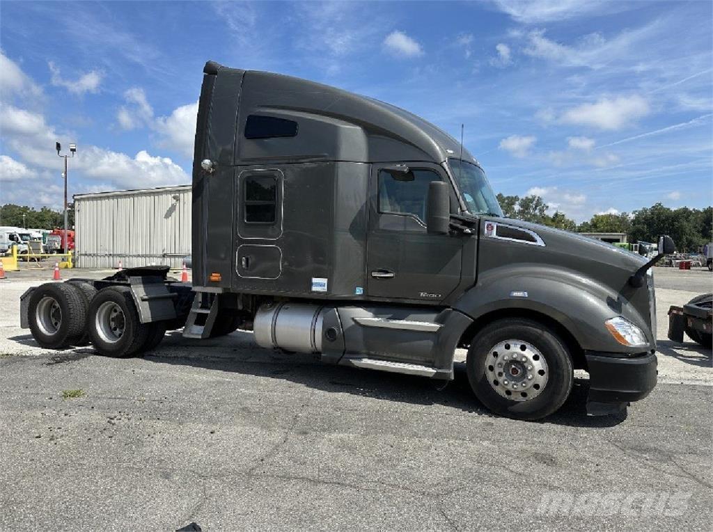 Kenworth T680 Motrici e Trattori Stradali
