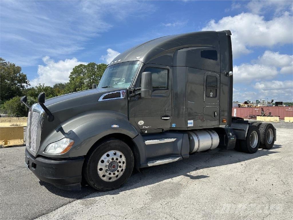 Kenworth T680 Motrici e Trattori Stradali