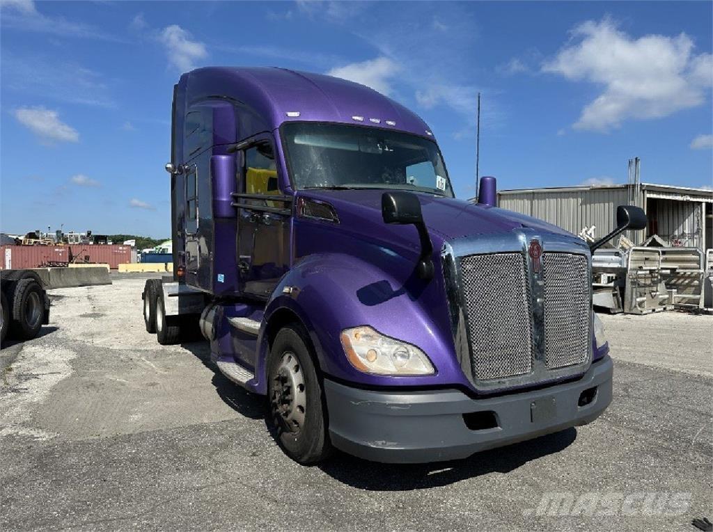 Kenworth T680 Motrici e Trattori Stradali