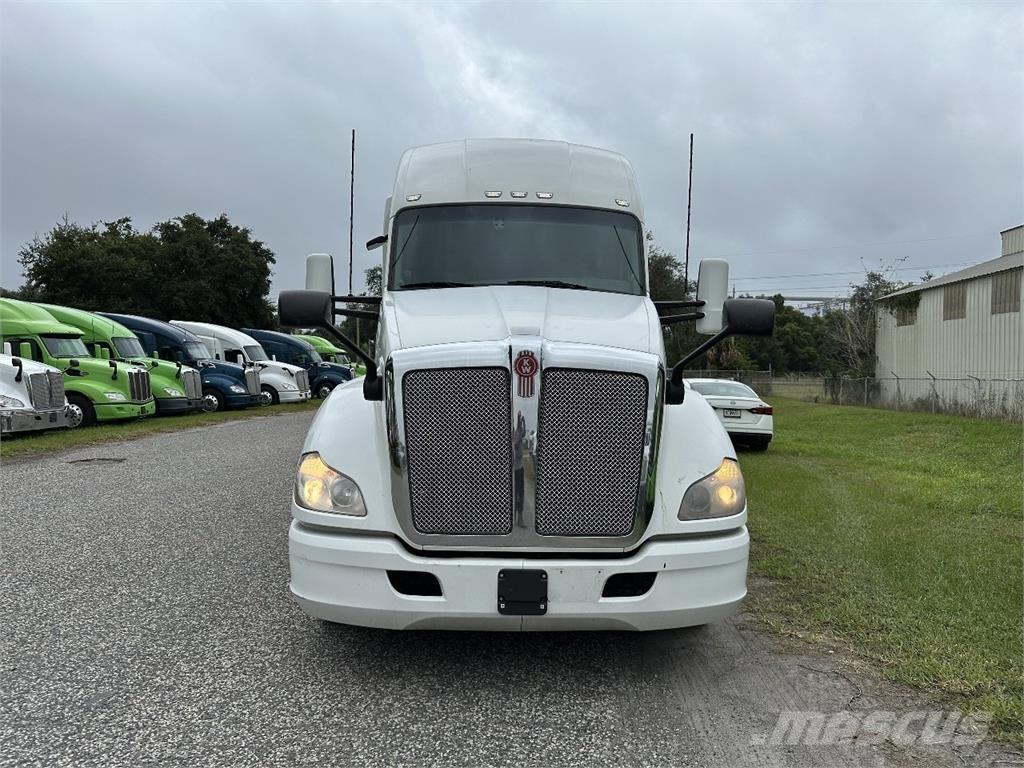 Kenworth T680 Motrici e Trattori Stradali