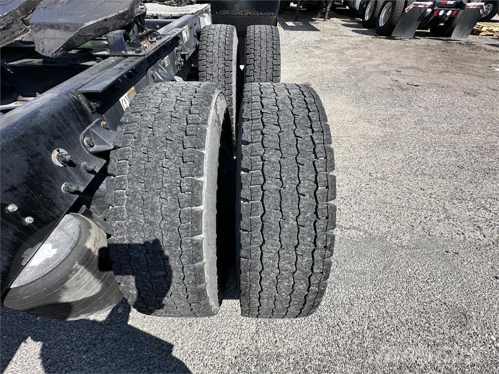 Kenworth T680 Motrici e Trattori Stradali