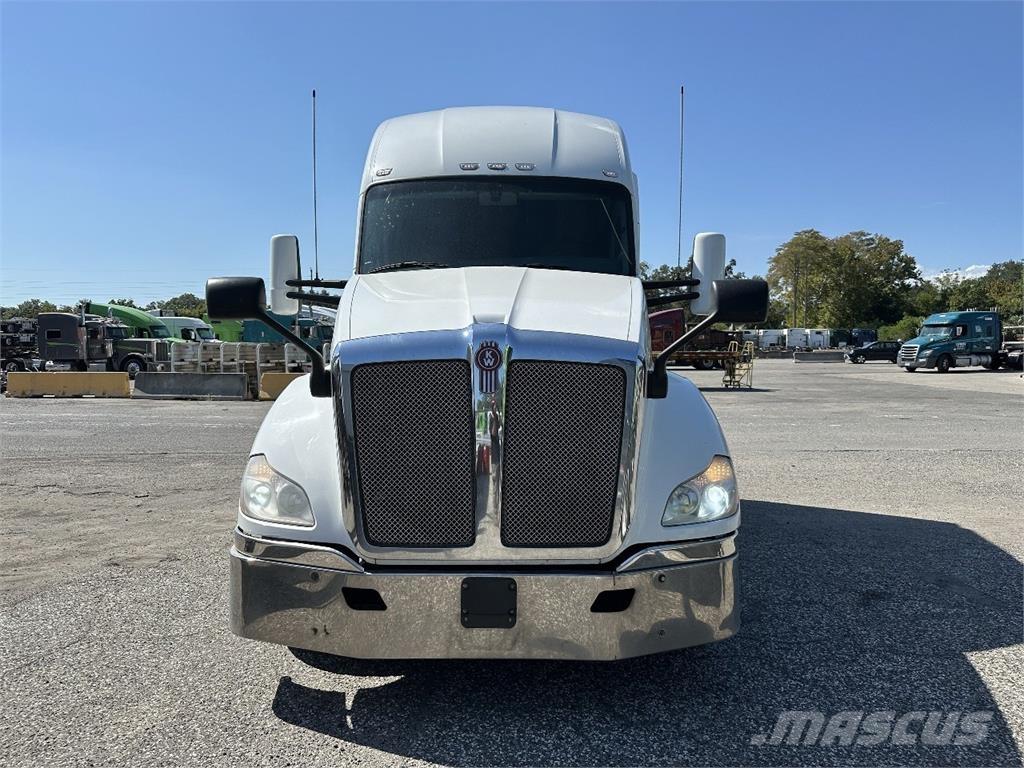 Kenworth T680 Motrici e Trattori Stradali