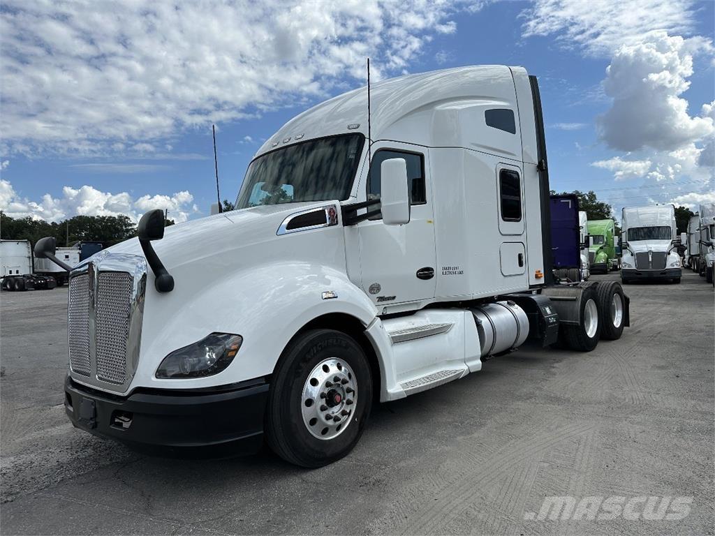 Kenworth T680 Motrici e Trattori Stradali