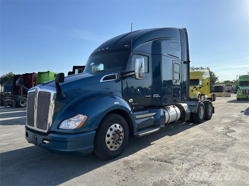 Kenworth T680 Motrici e Trattori Stradali