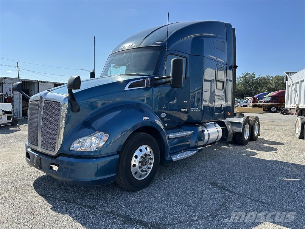 Kenworth T680 Motrici e Trattori Stradali