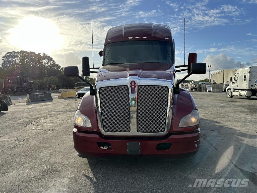 Kenworth T680 Motrici e Trattori Stradali