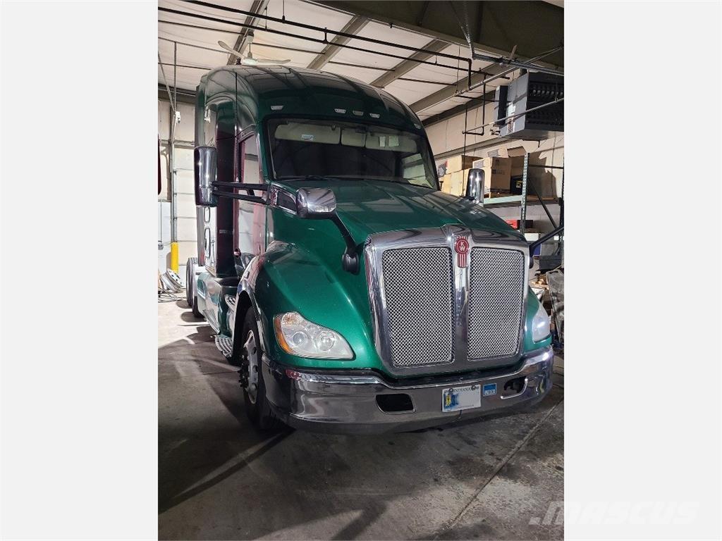 Kenworth T680 Motrici e Trattori Stradali