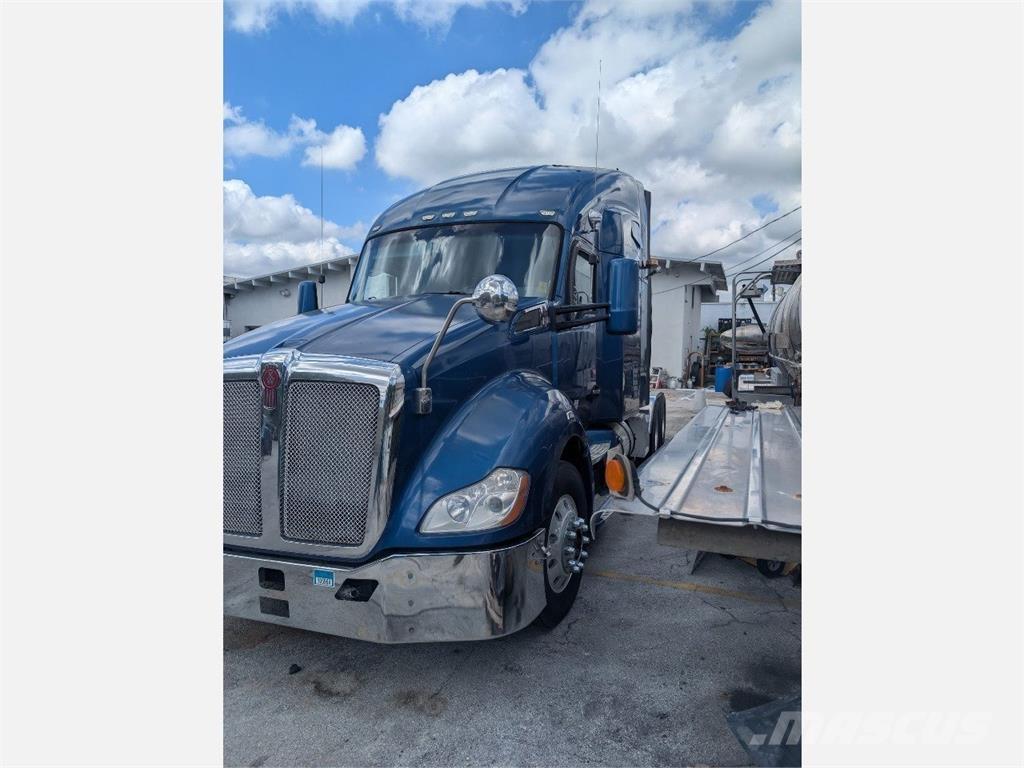 Kenworth T680 Motrici e Trattori Stradali