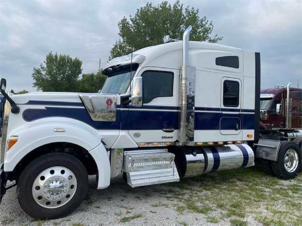 Kenworth W990 Motrici e Trattori Stradali