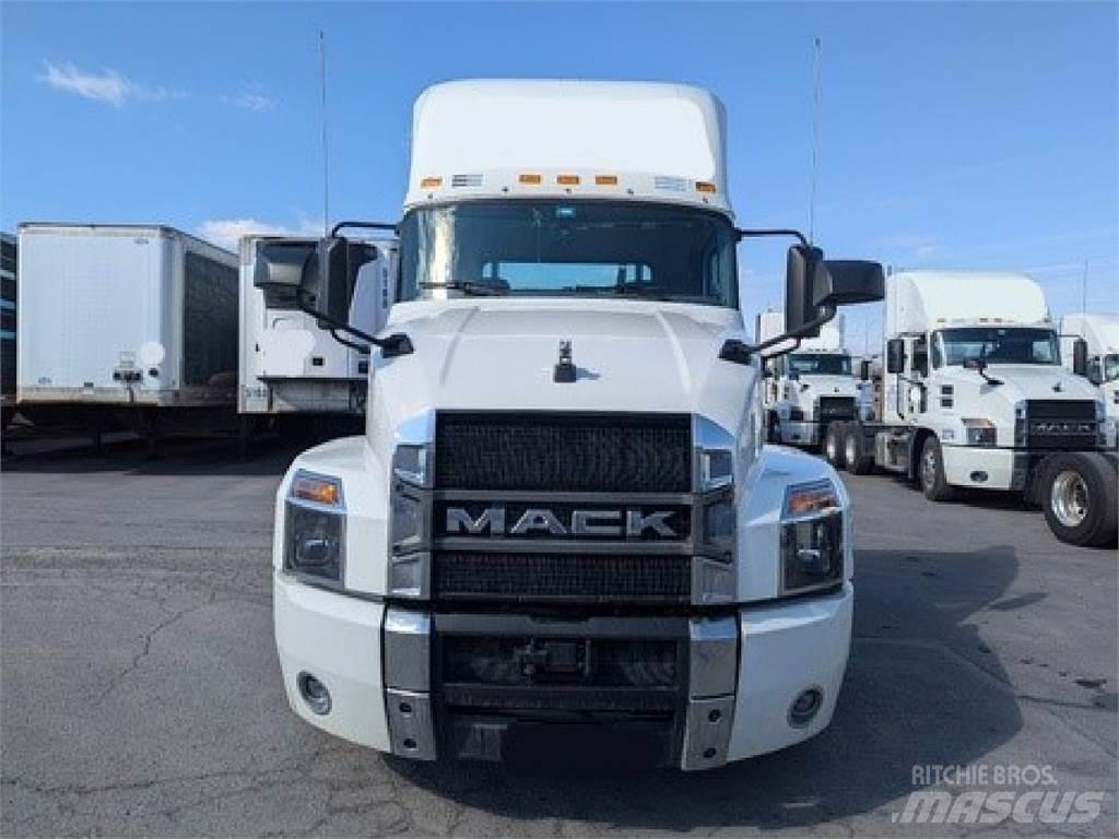 Mack AN64T Motrici e Trattori Stradali