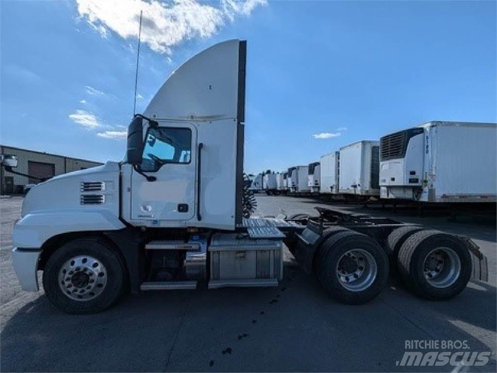 Mack AN64T Motrici e Trattori Stradali