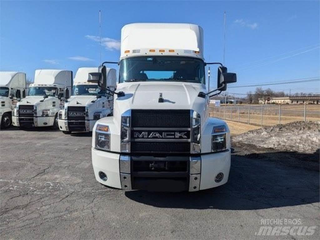 Mack AN64T Motrici e Trattori Stradali